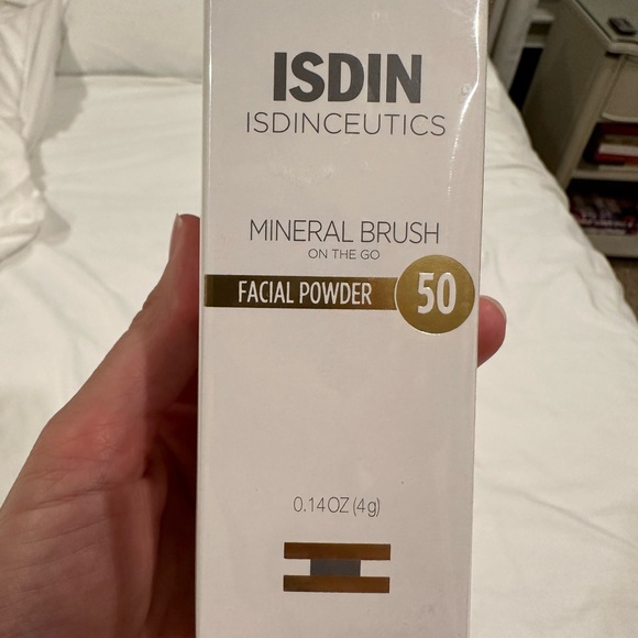 ISDIN Mineral Brush On the Go  Facial Powder  50  0.14 oz - Picture 4 of 6
